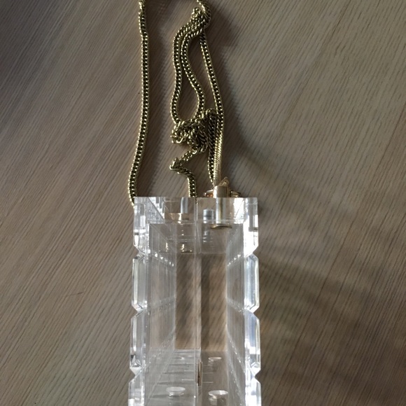 Acrylic clutch with chain - Picture 7 of 7